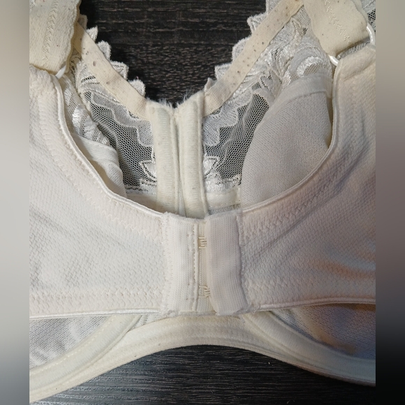 Chantelle Full Coverage Underwire Ivory Lace Bra 42DD - Picture 7 of 16
